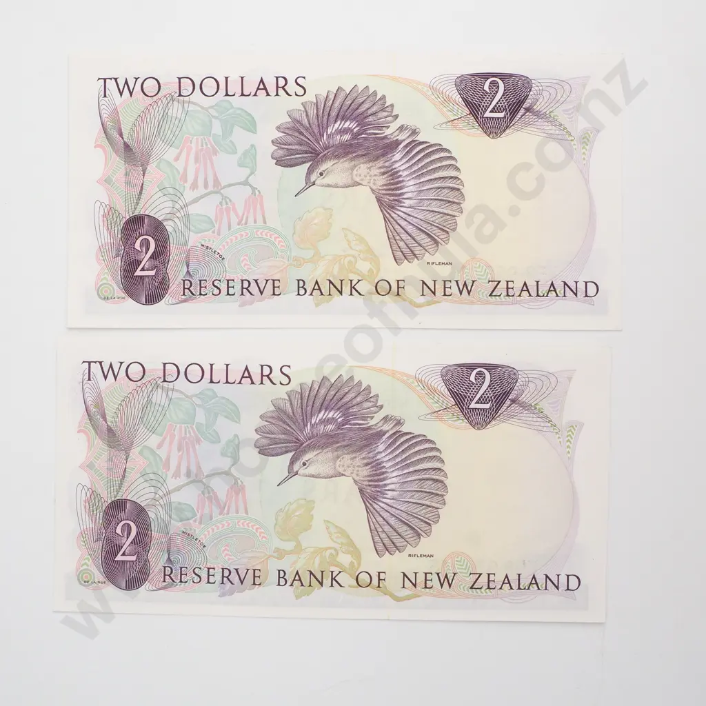 Two AUNC Hardie Type I Two Dollar Banknotes Image 1++