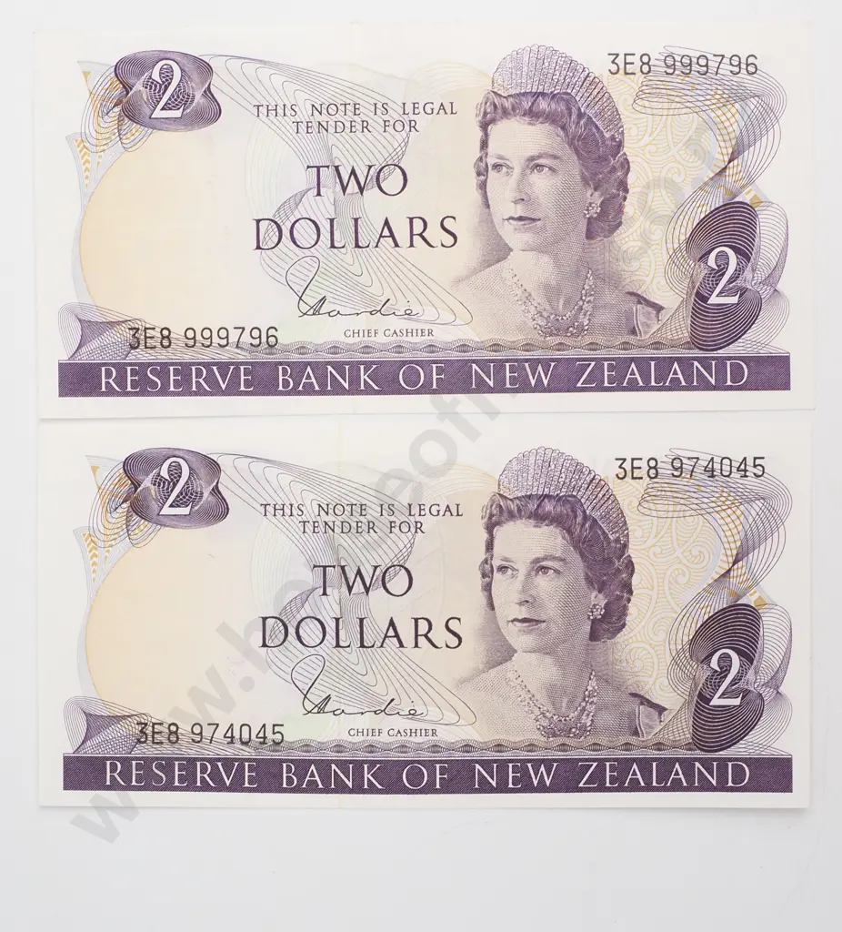 Two AUNC Hardie Type I Two Dollar Banknotes Image 1++