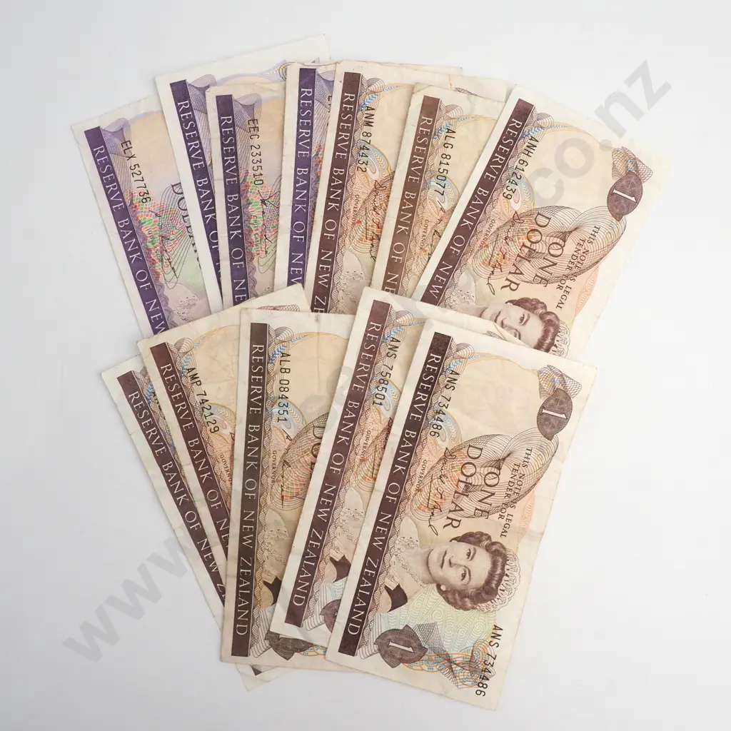 Assorted Lot of New Zealand One & Two Dollar Banknotes Image 1++