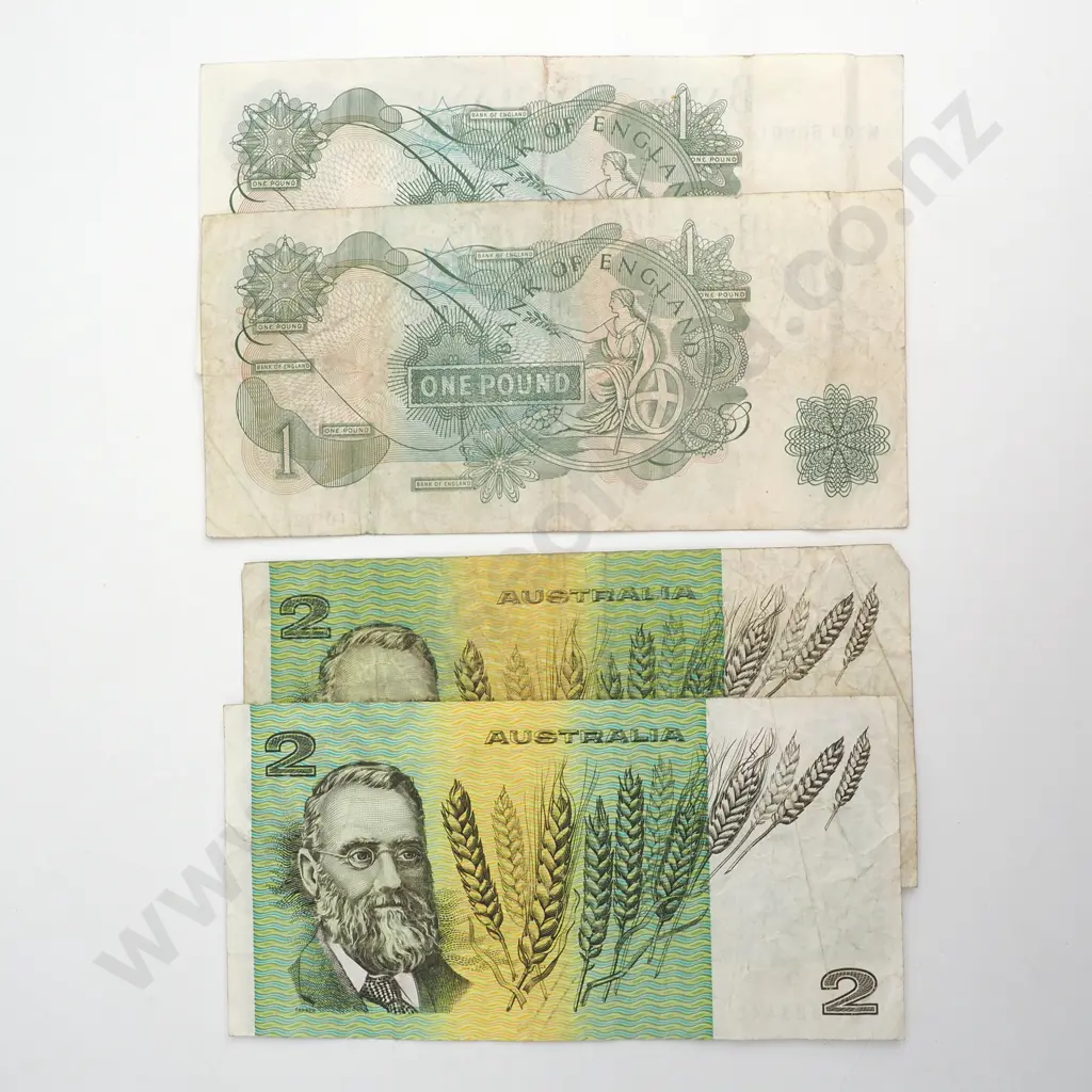 Two Australia Two Dollar Banknotes & Two UK One Pound Banknotes Image 1++