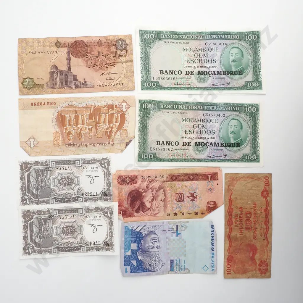 Assorted Lot of World Banknotes  Image 1++