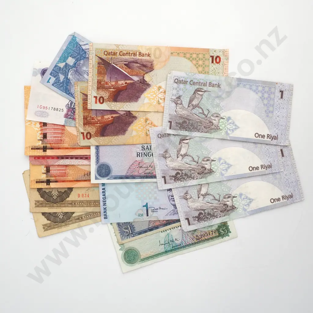 Assorted Lot of International Banknotes Image 1++