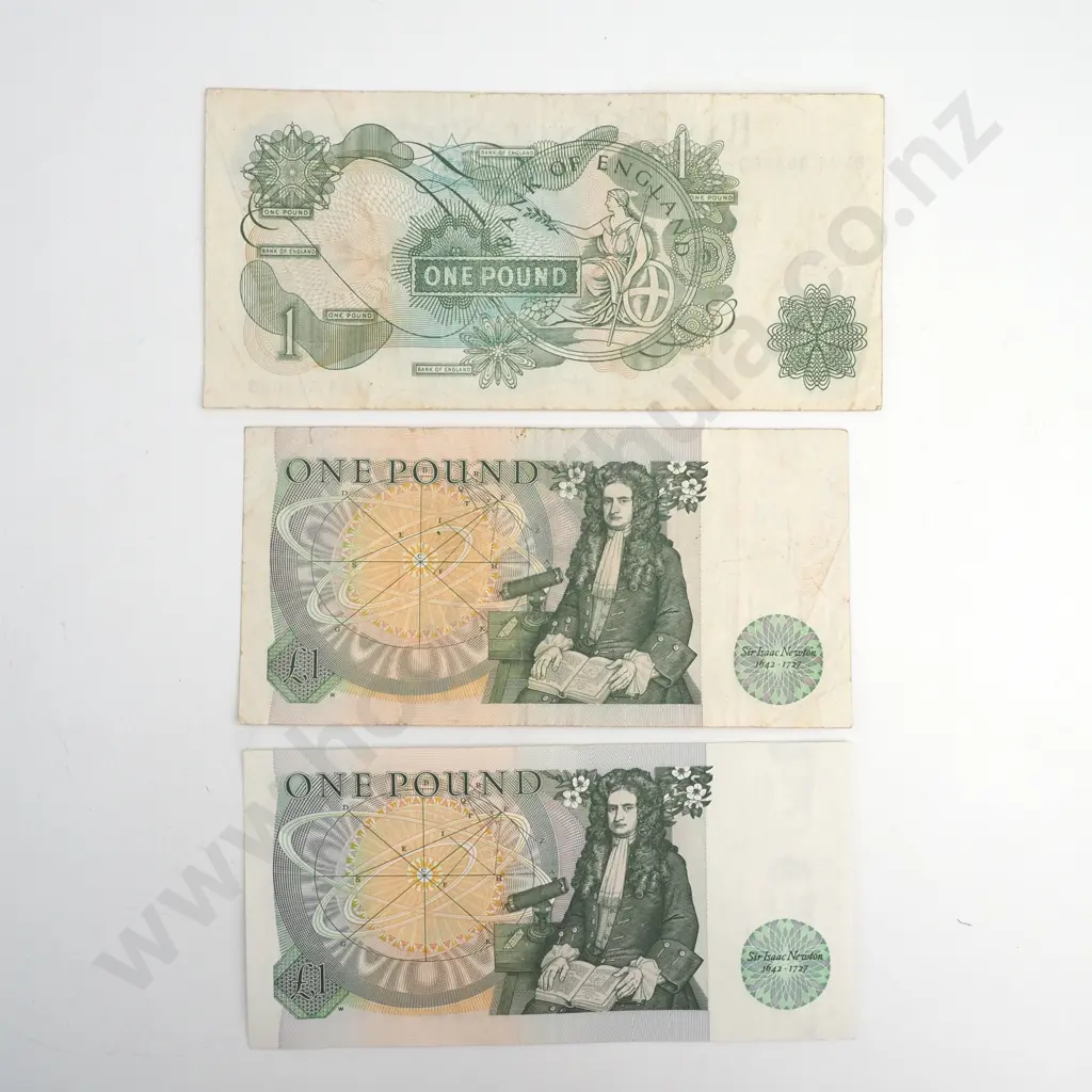 Three British One Pound Banknotes  Image 1++