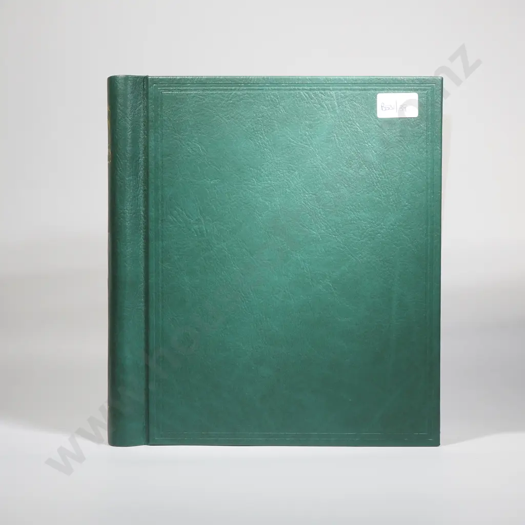 Stanley Gibbons Senator Album and extra Leaves Containing New Zealand Stamps from 1900 to Recent Times Image 1++