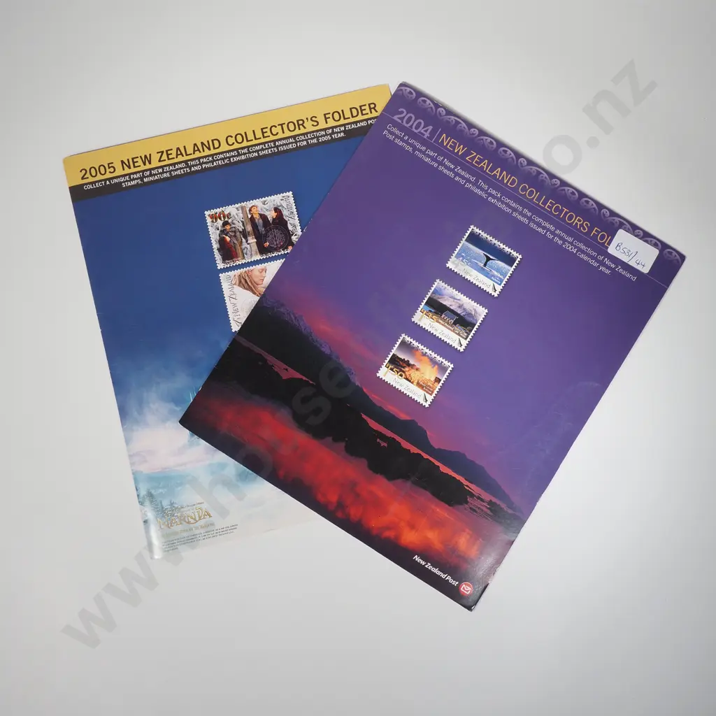 Two New Zealand  Stamp Collector's Folders for 2004 & 2005 Image 1++