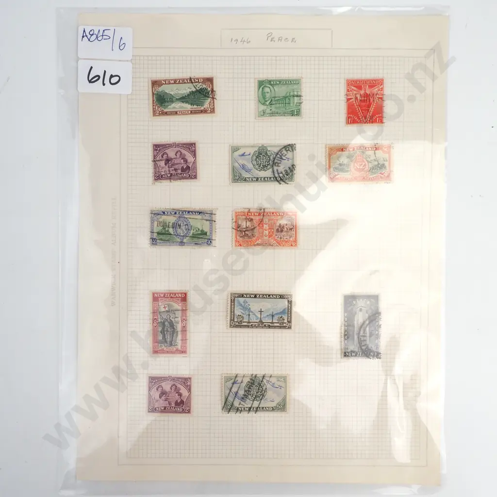 Page of Assorted New Zealand Stamps  Image 1++