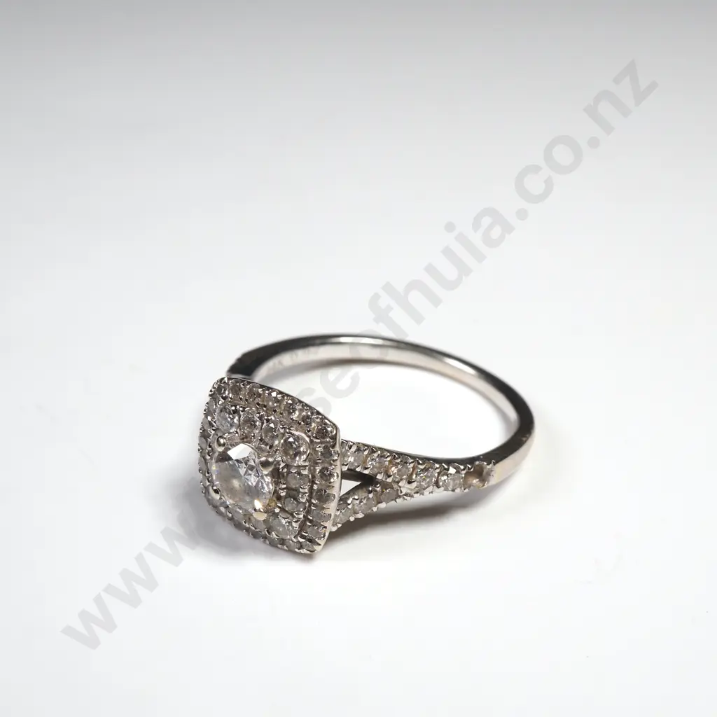 14ct White Gold Diamond Cluster Ring Image 1++