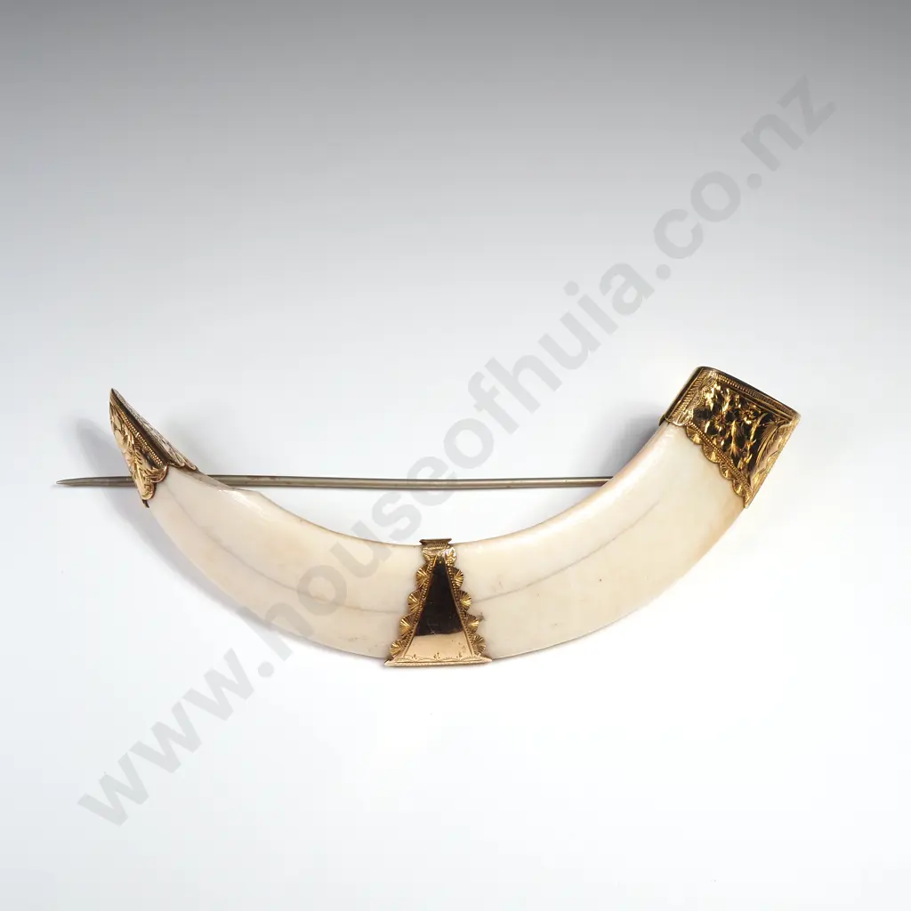 Impressive Large 9ct Gold Boar Tusk Brooch Image 1++