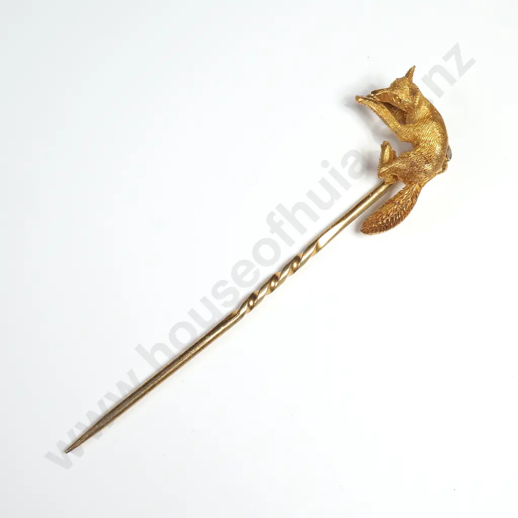 Cased 9ct Gold Fox Pin Image 1++