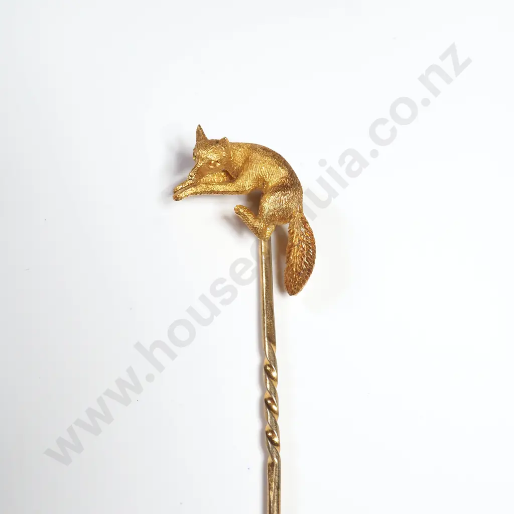 Cased 9ct Gold Fox Pin Image 1++