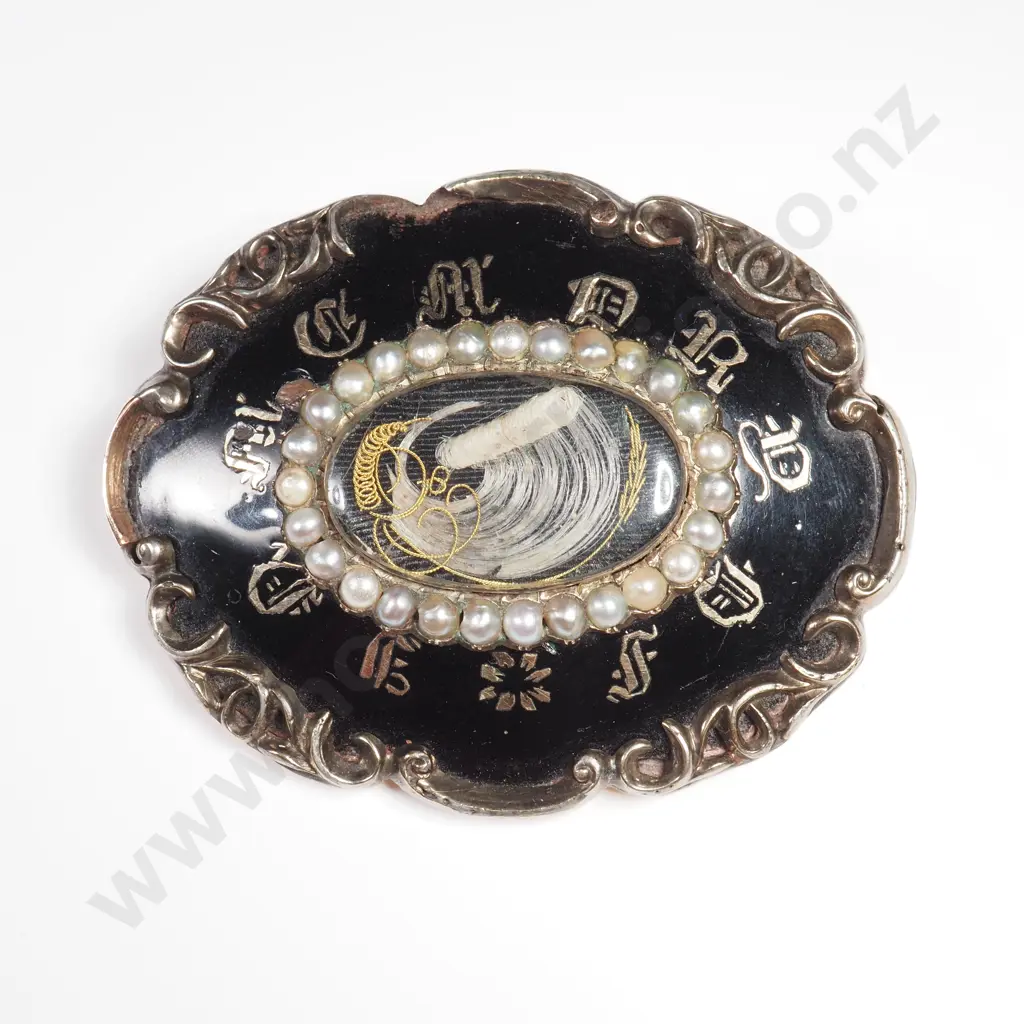 Antique 9ct Gold Mourning Brooch Image 1++