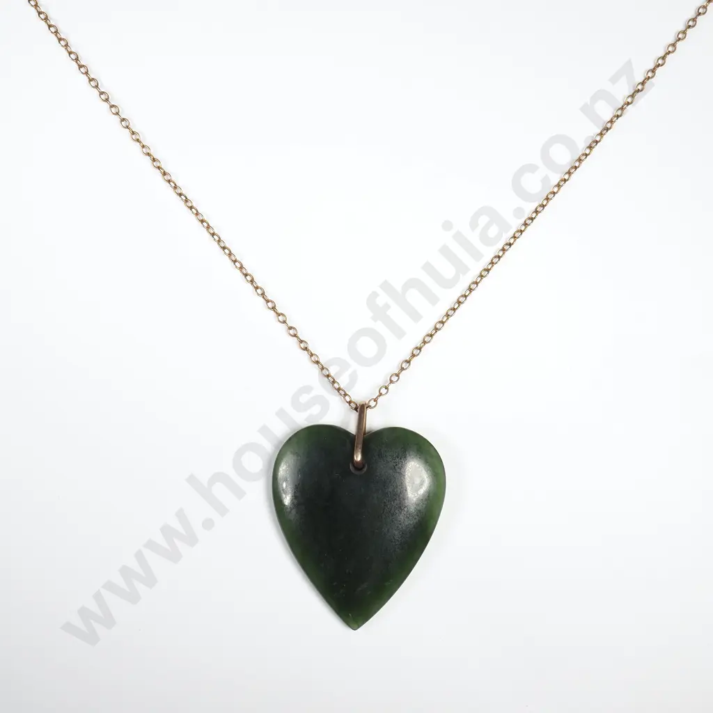 Colonial Greenstone Heart Pendant on 9ct Gold Chain Image 1++