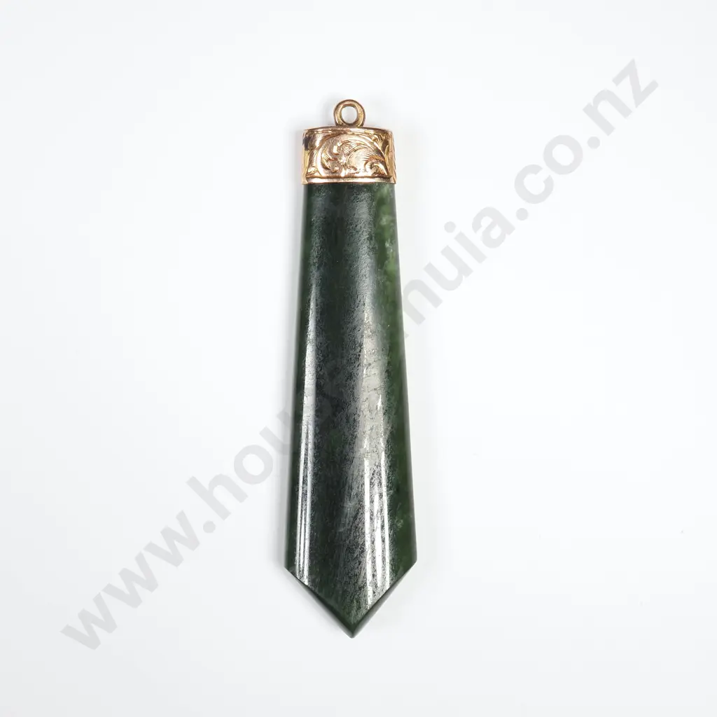 Colonial 9ct Gold Greenstone Pendant - Intricate Starburst Carvings Image 1++