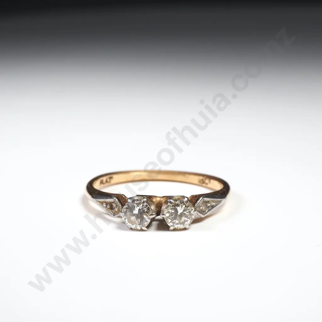 Vintage 18ct Gold Two Diamond Ring Image 1++