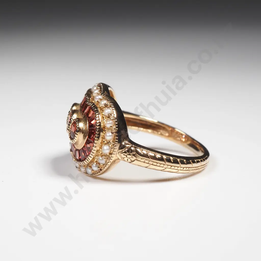 Magnificent 9ct Gold Garnet & Pear Ring Image 1++