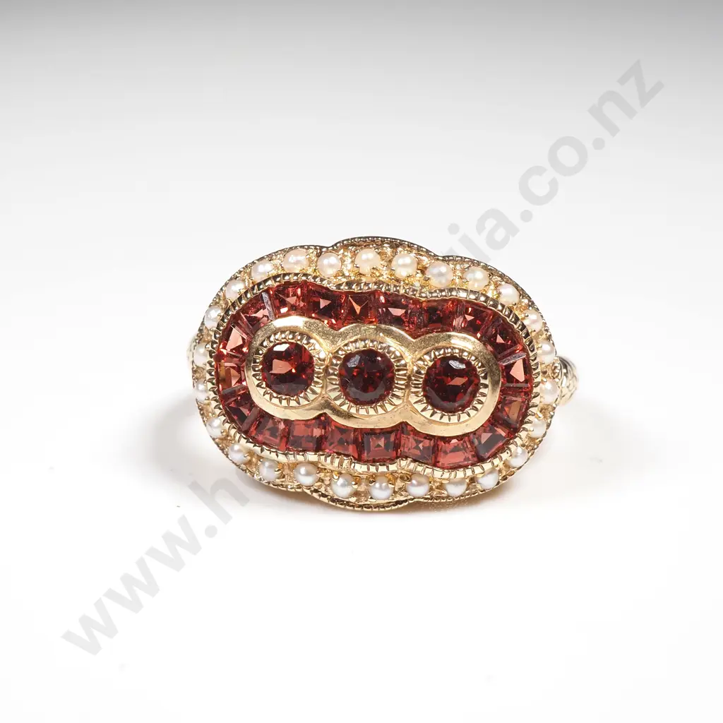 Magnificent 9ct Gold Garnet & Pear Ring Image 1++