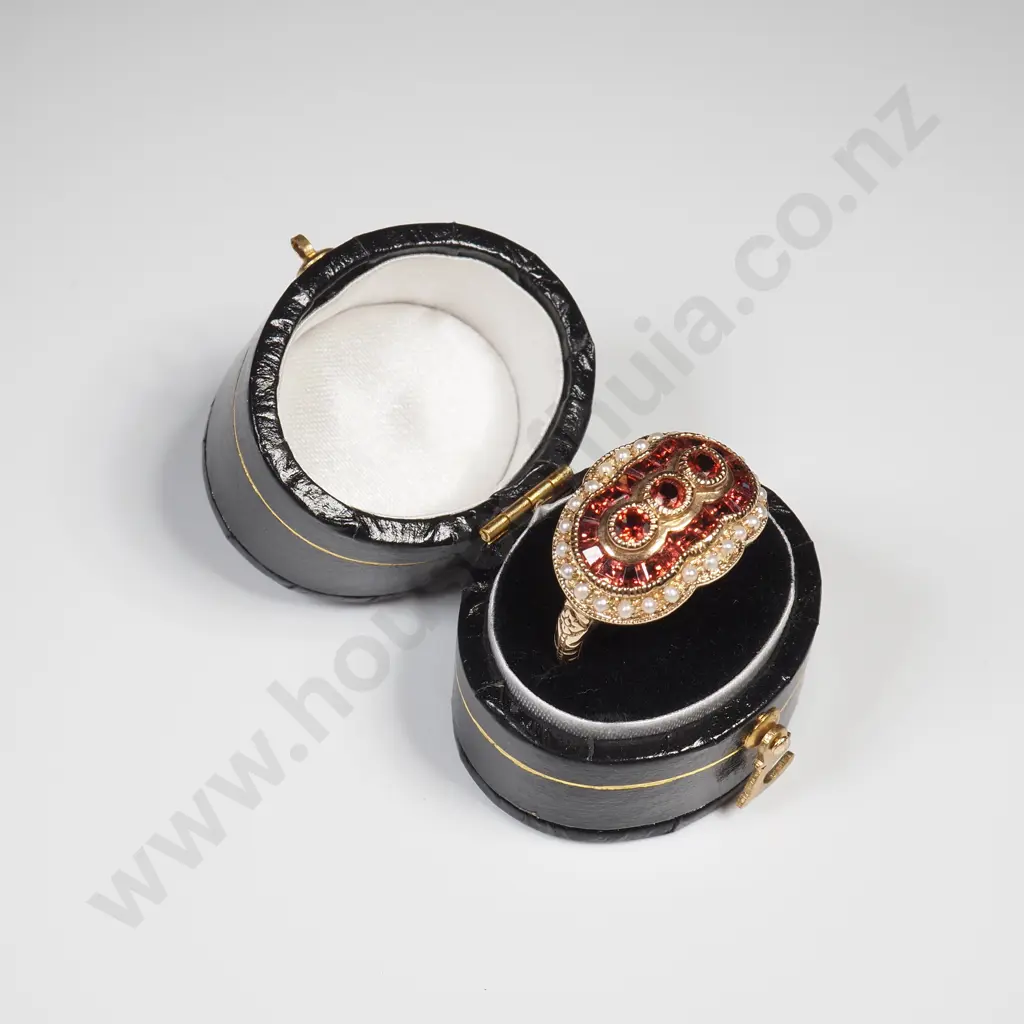Magnificent 9ct Gold Garnet & Pear Ring Image 1++