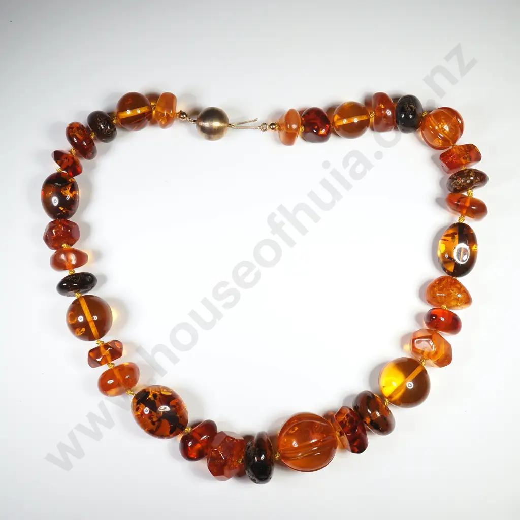 Impressive Amber Necklace w 14ct Gold Clasp Image 1++