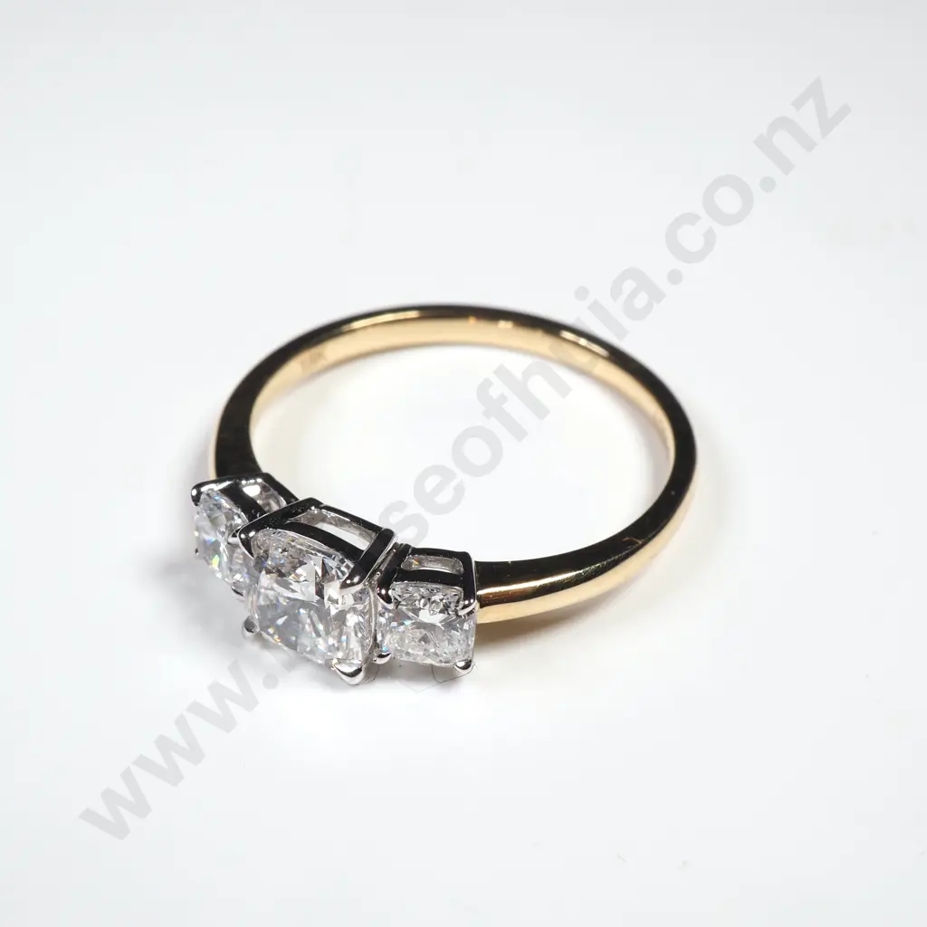 18ct Gold Tri Diamond Ring - w Valuation for $5,550.00 Image 1++