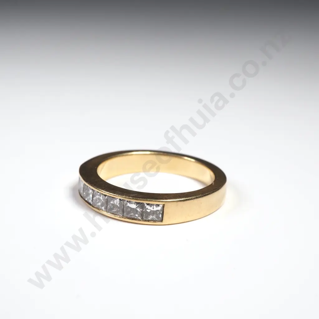 Impressive 18ct Gold Diamond Ring w Valuation for $4,312.88 Image 1++