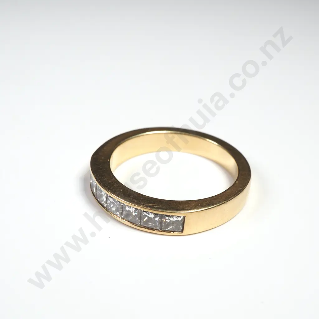 Impressive 18ct Gold Diamond Ring w Valuation for $4,312.88 Image 1++