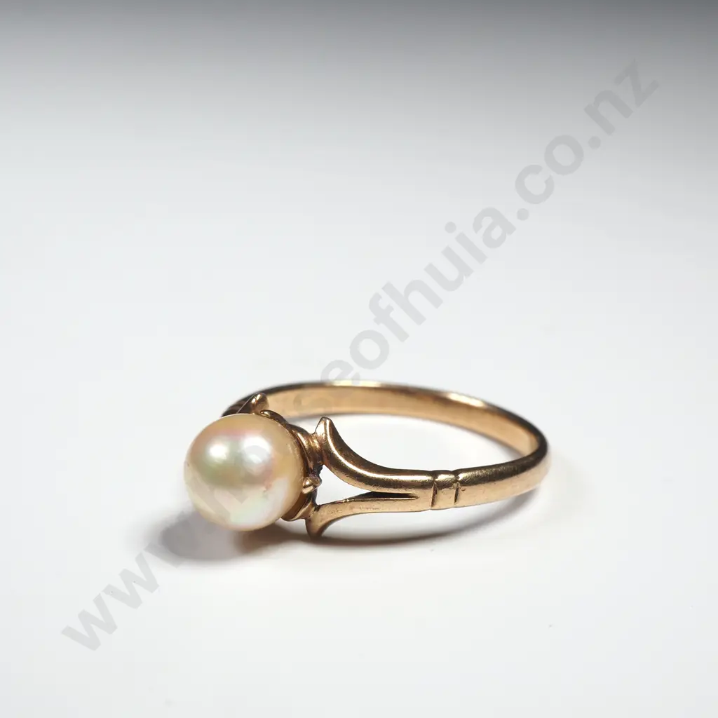 Vintage 9ct Gold Pearl Ring in Period Box Image 1++