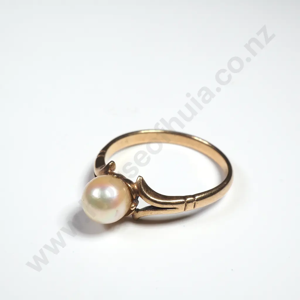 Vintage 9ct Gold Pearl Ring in Period Box Image 1++