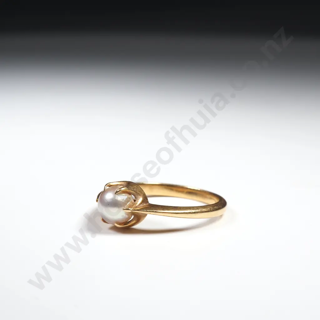 Vintage 18ct Gold Cultured Pearl Ring Image 1++