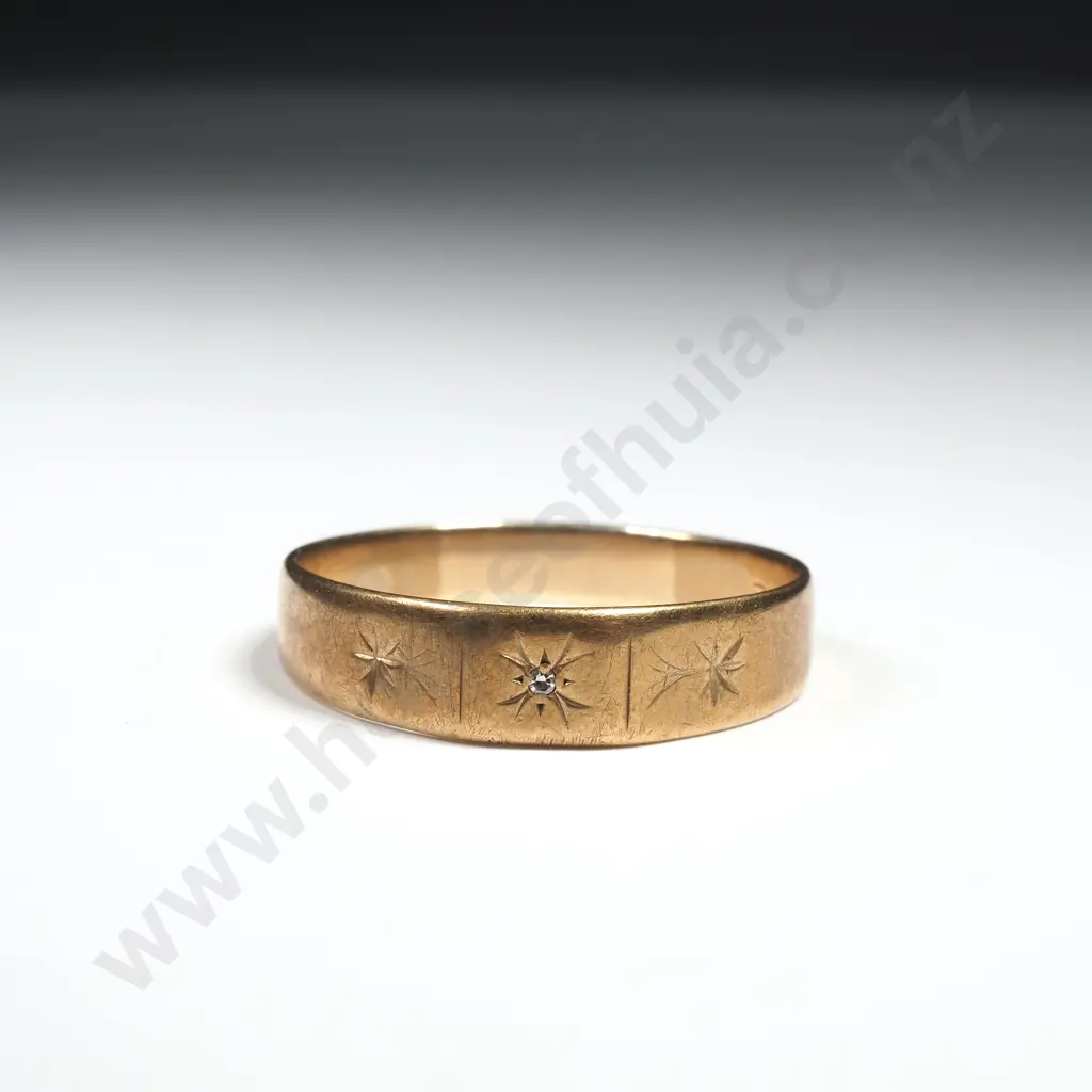 9ct Gold Engraved Wedding Band w Centre Diamond Image 1++