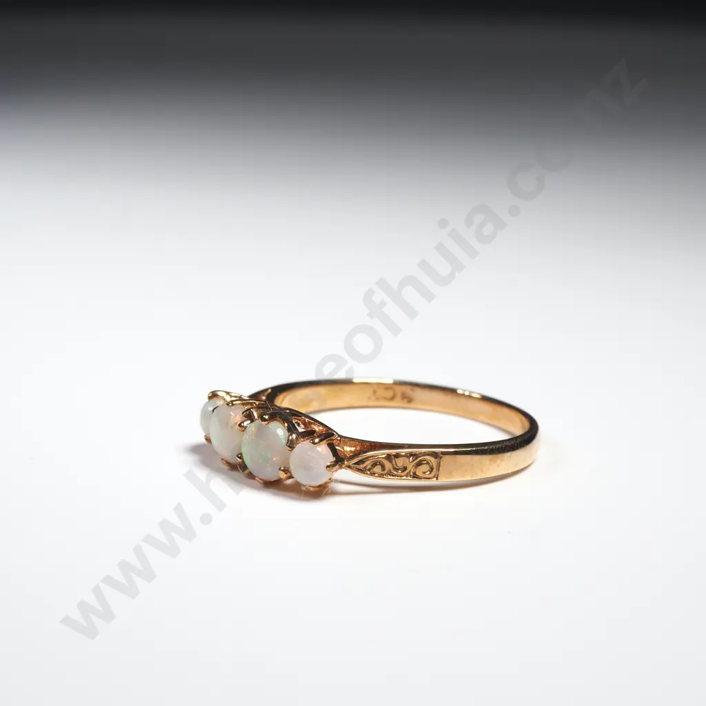 9ct Gold Solid Opal Ring Image 1++