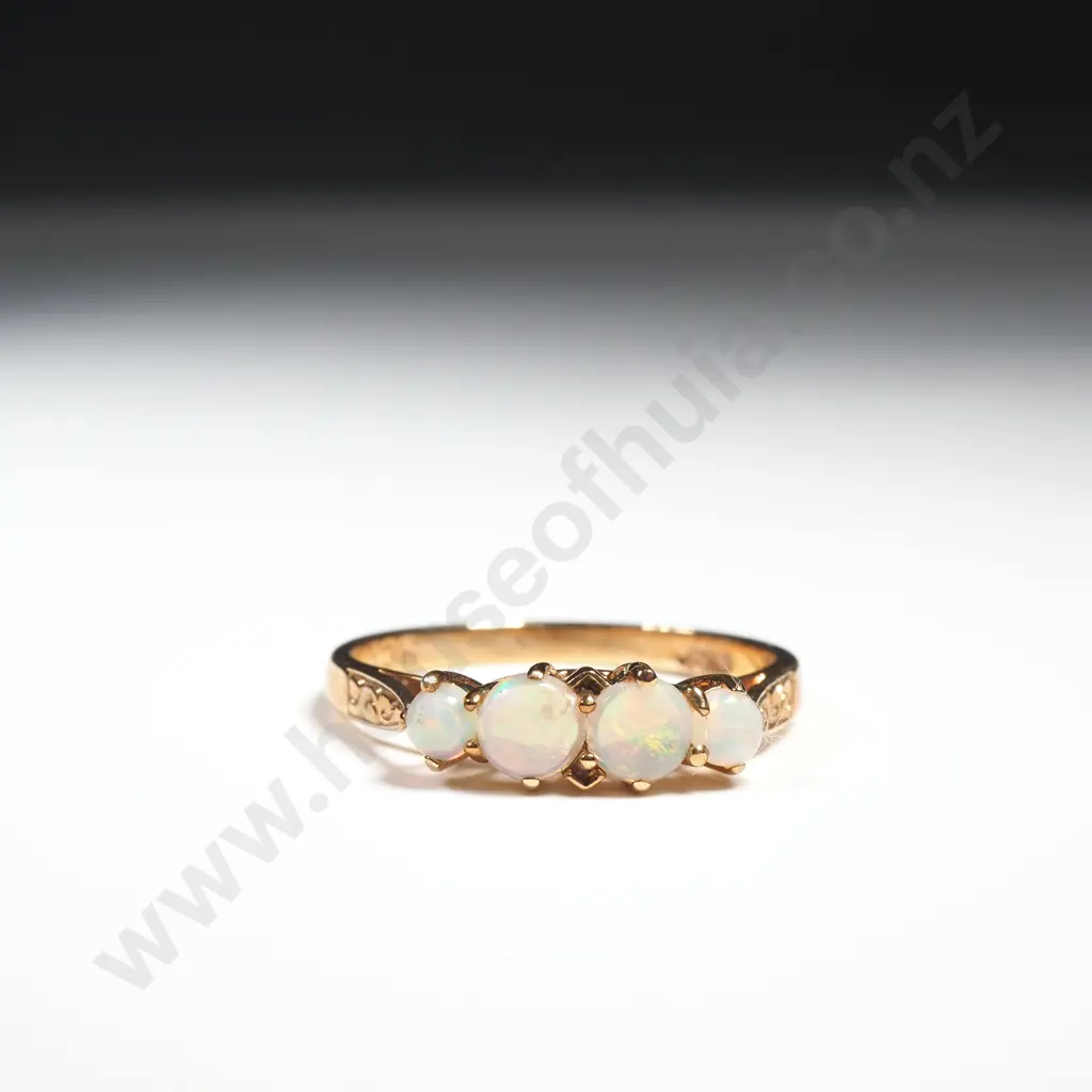 9ct Gold Solid Opal Ring Image 1++