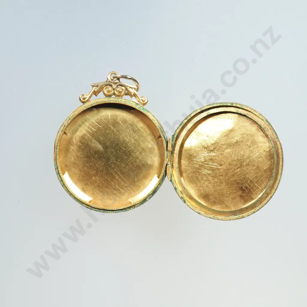 Vintage 9ct Gold Front & Back Locket Image 1++