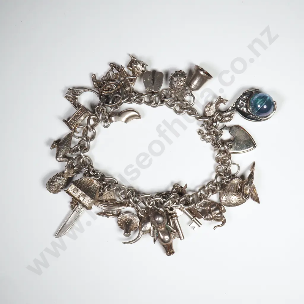 Vintage Sterling Silver Charm Bracelet Image 1++