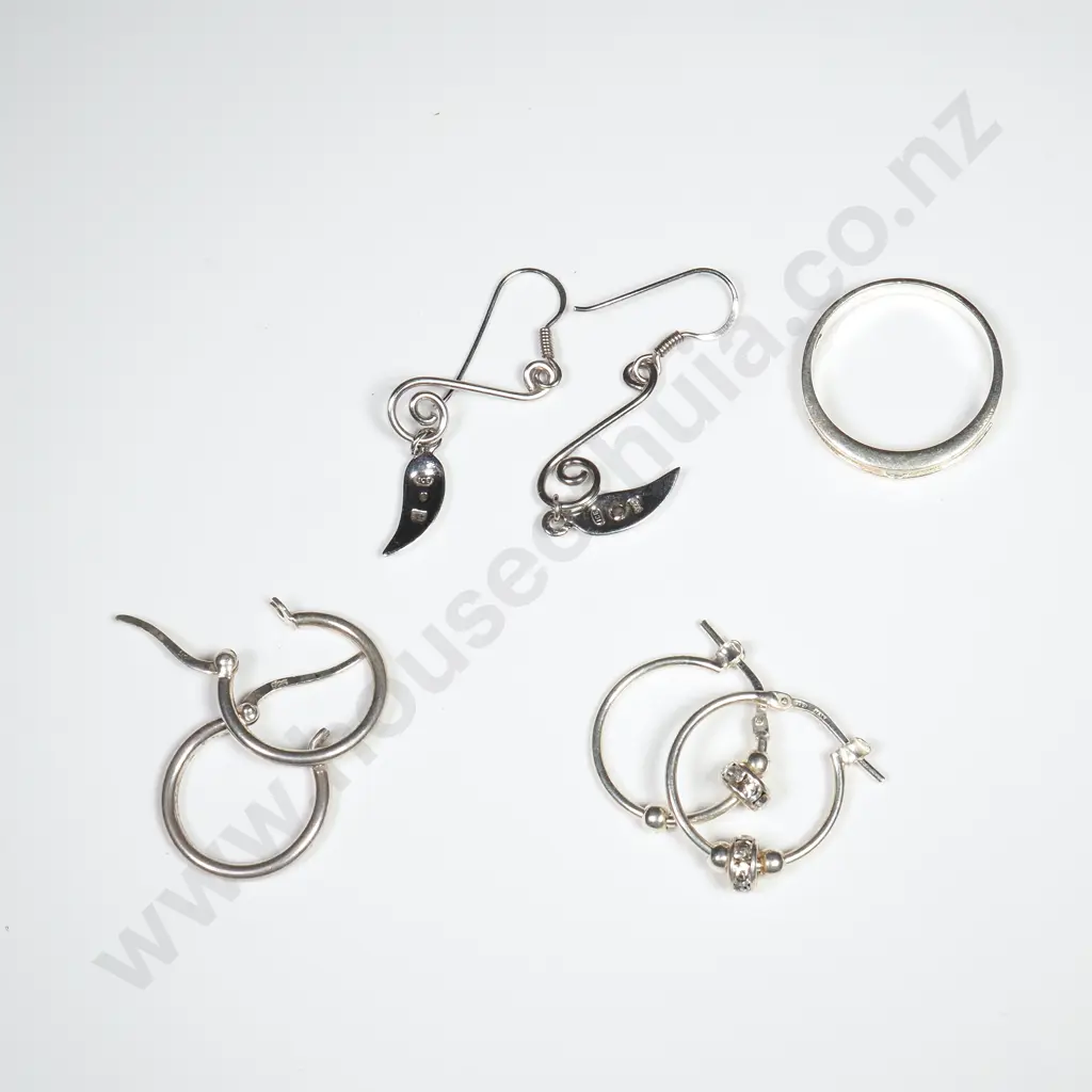 Assorted Jewellery - Mainly Sterling Silver Image 1++