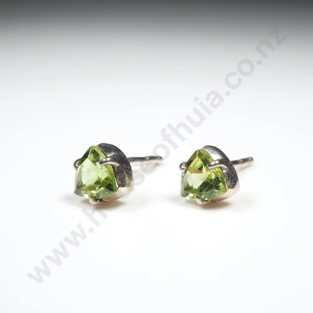 Sterling Silver Green Gem Ring Image 1++