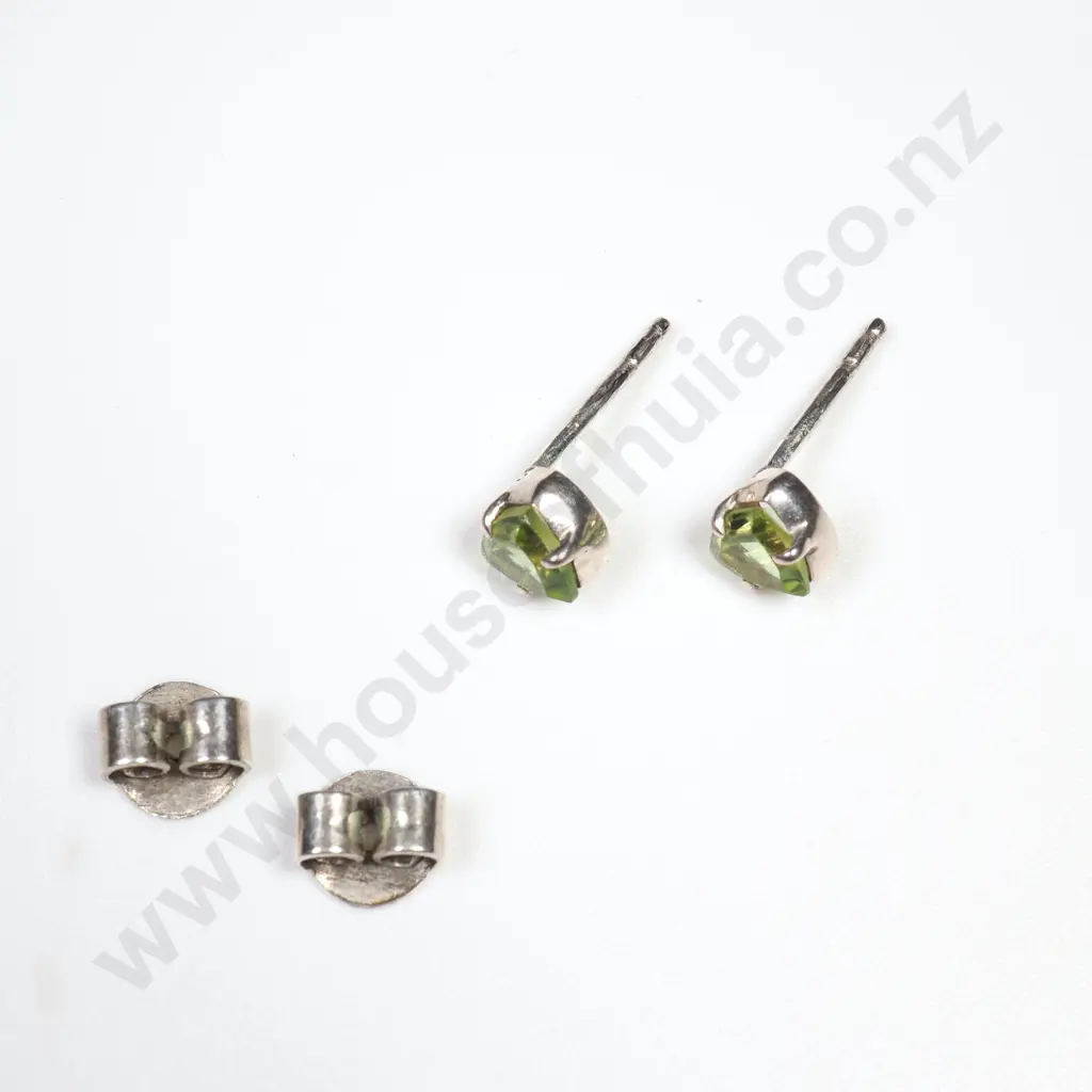 Sterling Silver Green Gem Ring Image 1++