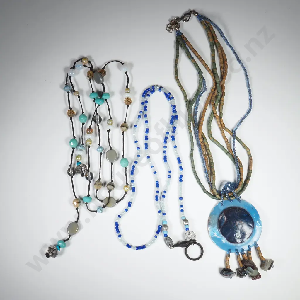 Three Modernist Bead / Shell Necklaces Image 1++