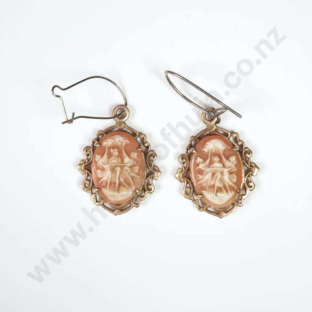 Vintage 9ct Gold Cameo Earrings Image 1++