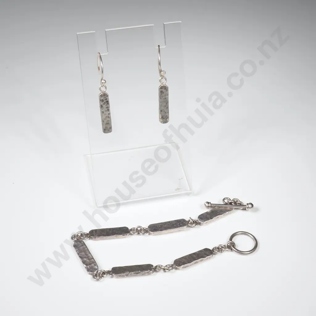 Modernist Hammered Sterling Silver Bracelet & Earring Set Image 1++