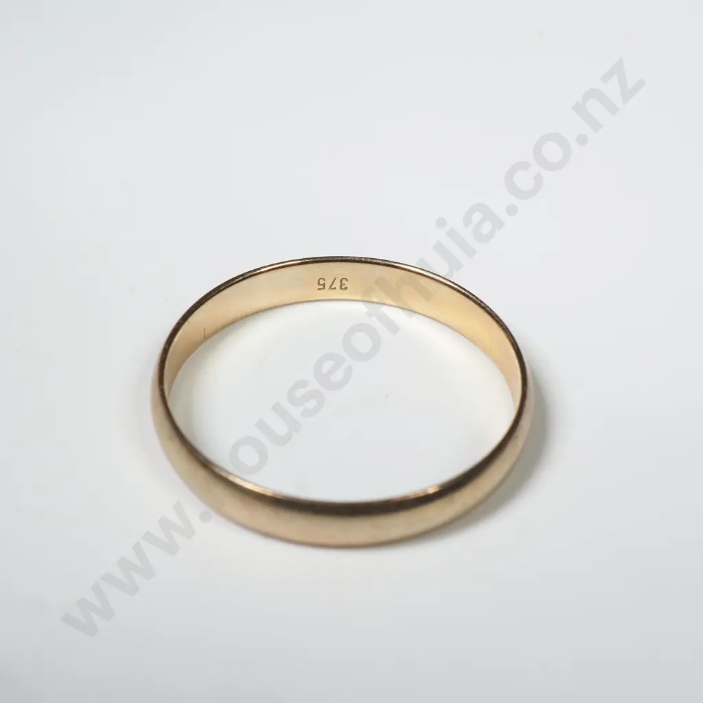 9ct Gold Wedding Band Image 1++
