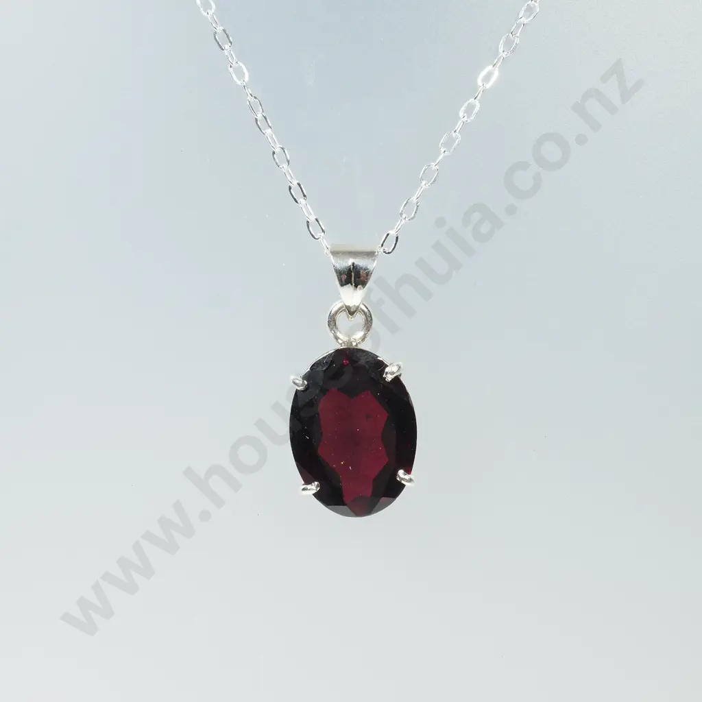 Sterling Silver Garnet Pendant & Sterling Silver Chain Image 1++