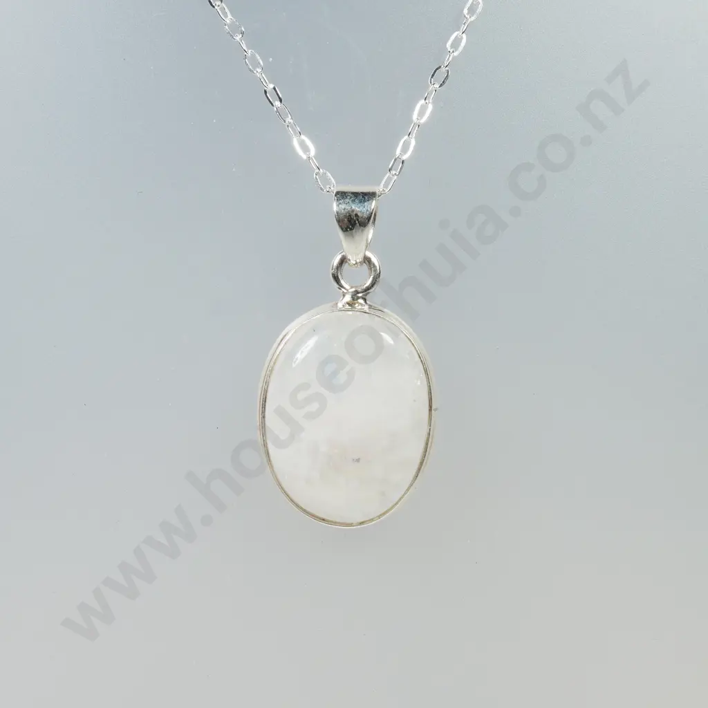 Sterling Silver Moonstone Pendant & Sterling Silver Chain Image 1++