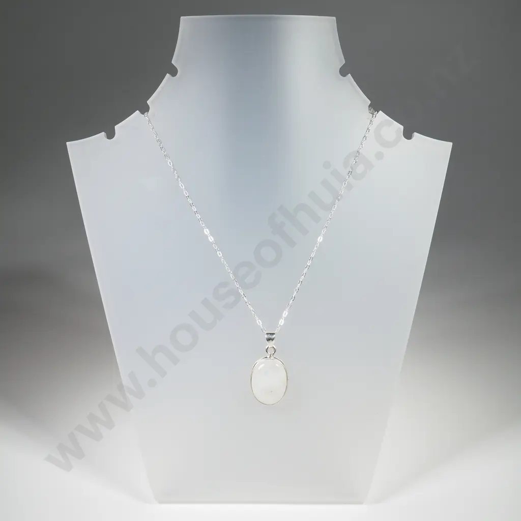Sterling Silver Moonstone Pendant & Sterling Silver Chain Image 1++