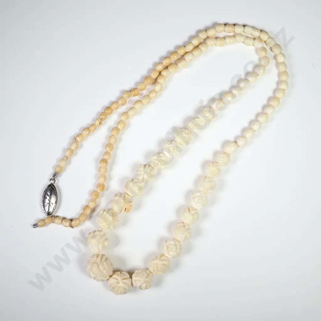 Vintage carved bone necklace Image 1++