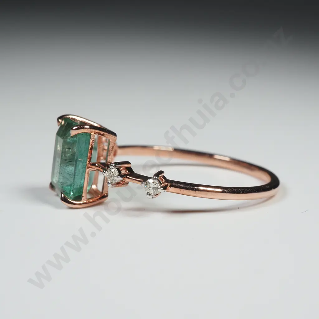 14 CT Rose Gold Diamond & Emerald Ring Image 1++