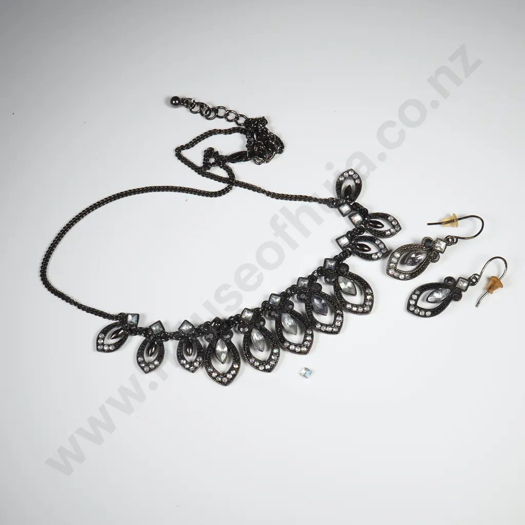 Costume Jewellery Set Image 1++