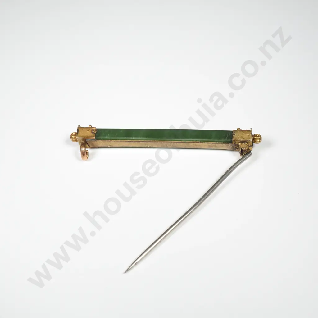 Antique 9ct Gold And NZ Greenstone Brooch Image 1++