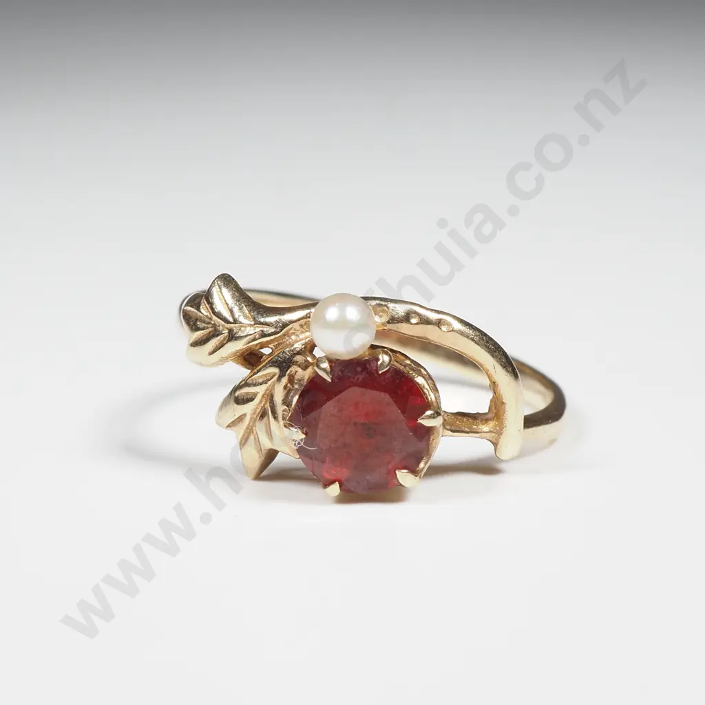 9ct Gold Garnet And Pearl Ring Image 1++