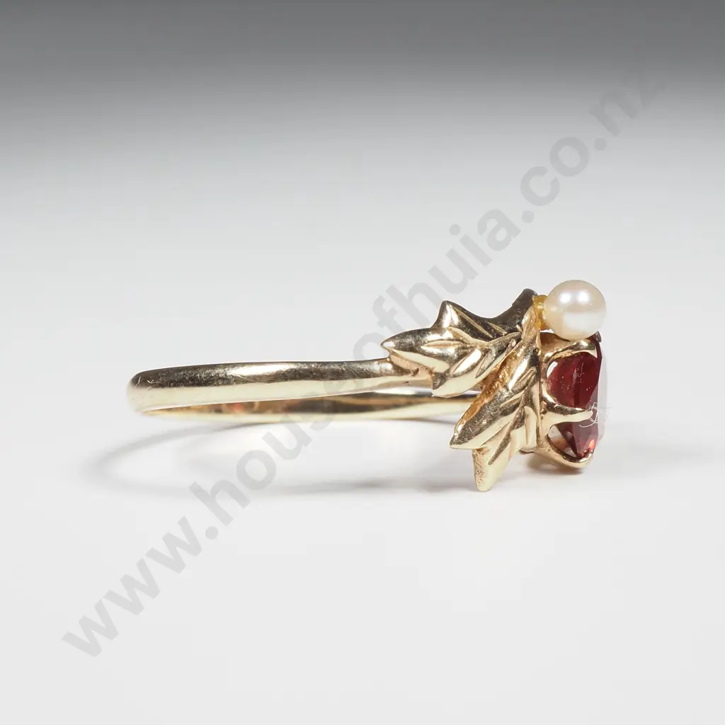 9ct Gold Garnet And Pearl Ring Image 1++