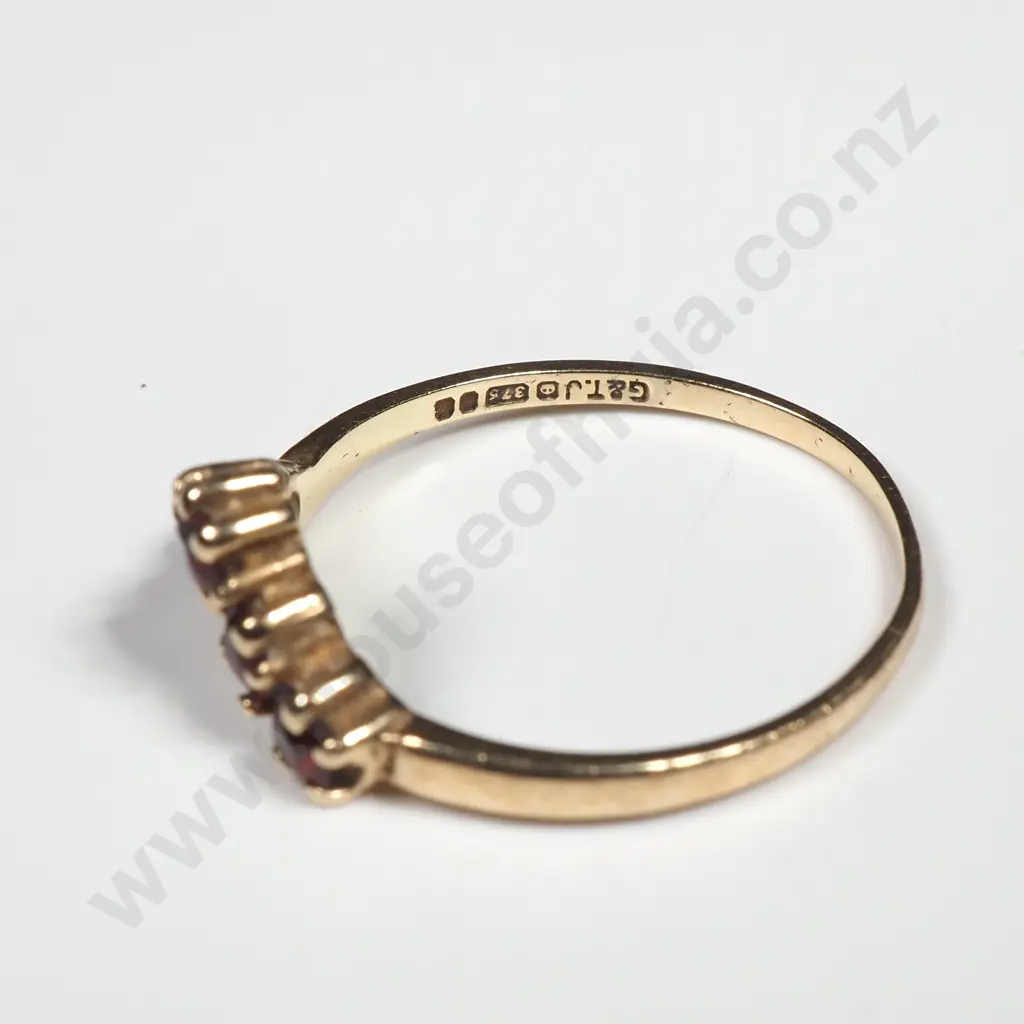 9ct Gold Garnet Ring Image 1++